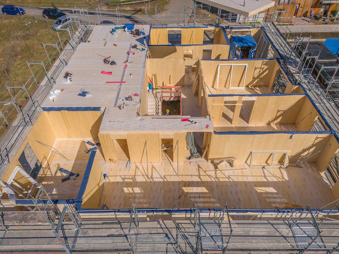 Ellener Hof: Baufortschritt der neuen Wohnhäuser in Holzbauweise