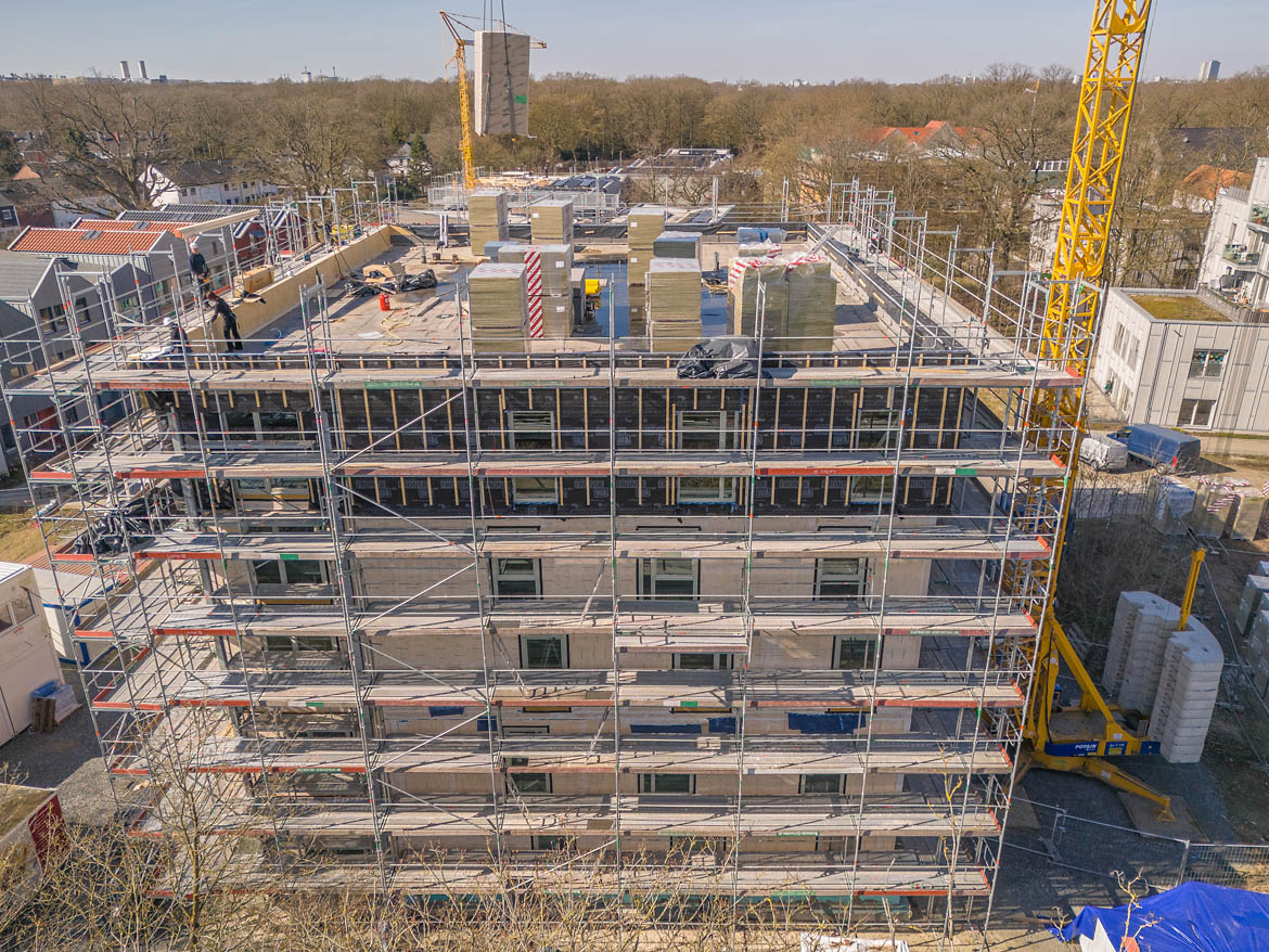 Ellener Hof: Baufortschritt der neuen Wohnhäuser in Holzbauweise
