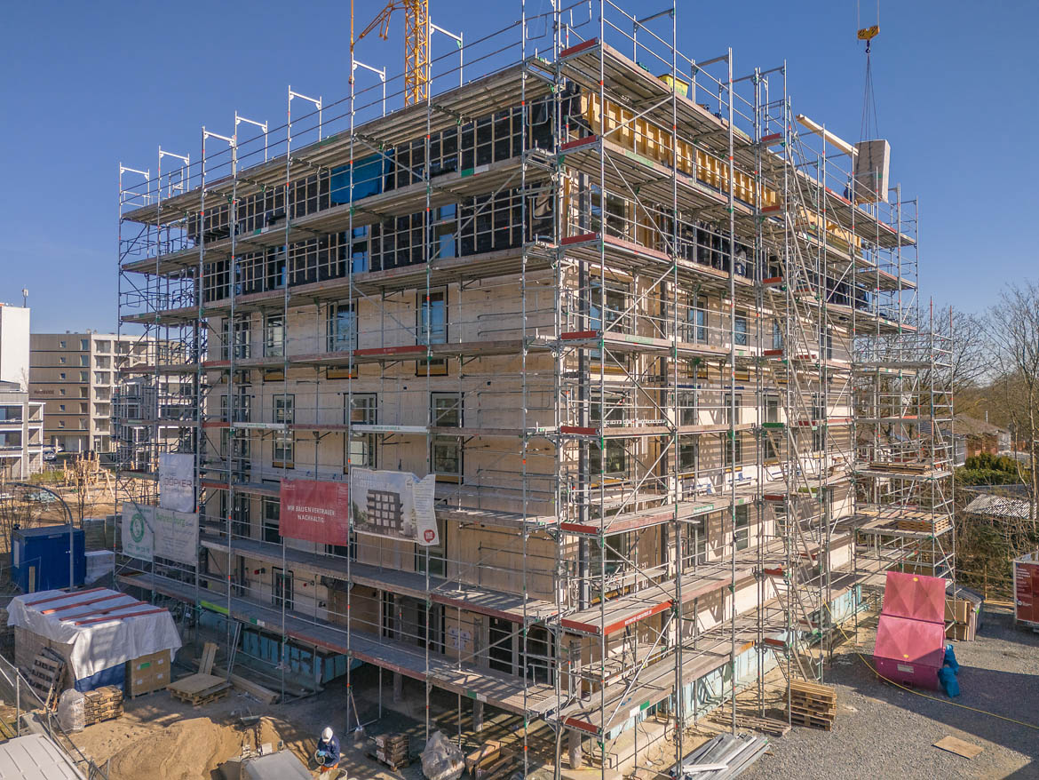 Ellener Hof: Baufortschritt der neuen Wohnhäuser in Holzbauweise