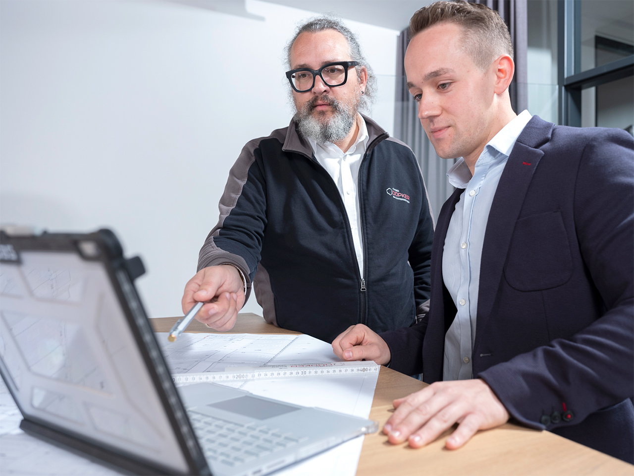 Karriere bei Döpker – Arbeiten im Team für moderne Bauprojekte